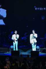 EPEX香港演唱會全場合唱《告白汽球》驚喜賀YEWANG生日超溫馨